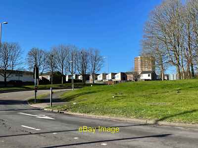 Photo 6x4 Looking into Oakridge Basingstoke  c2022