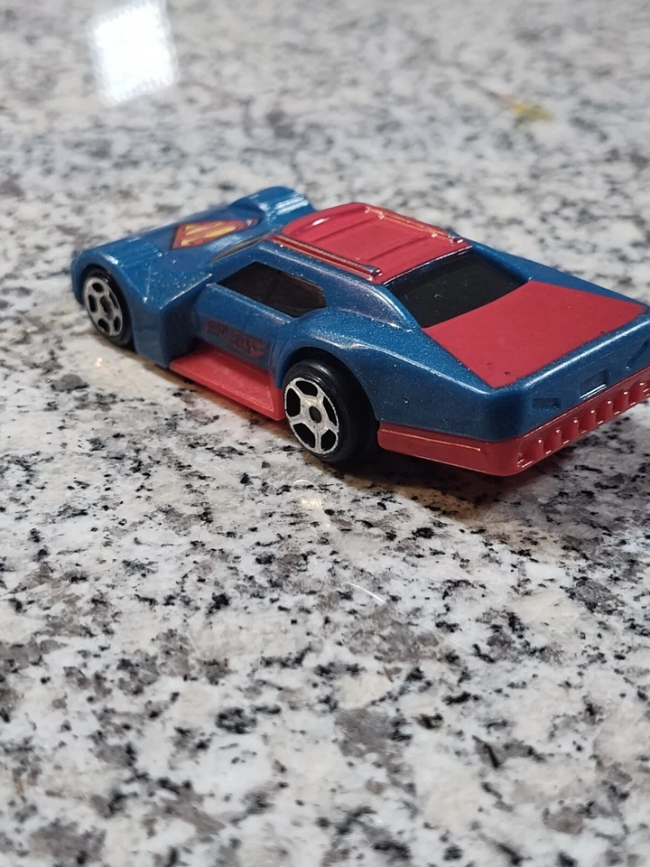 Superman Mattel Hot Wheels 2016 coche de fricción retroceso juguete McDonald's Foto 4 de 4
