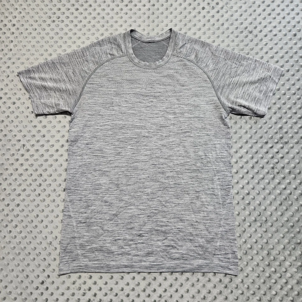 批量 3 件 Lululemon 金属通风技术 T 恤 尺寸 S 圆领 — 第 2/4 张图片