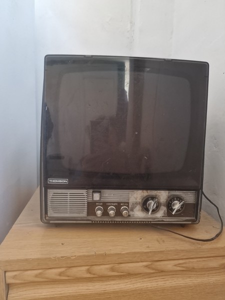 Televisor Antiguo Thomson Ideal Para Coleccionistas o decorado