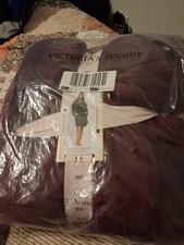 VICTORIA S SECRET Short Plush ROBE Size XS/SColor Burgundy