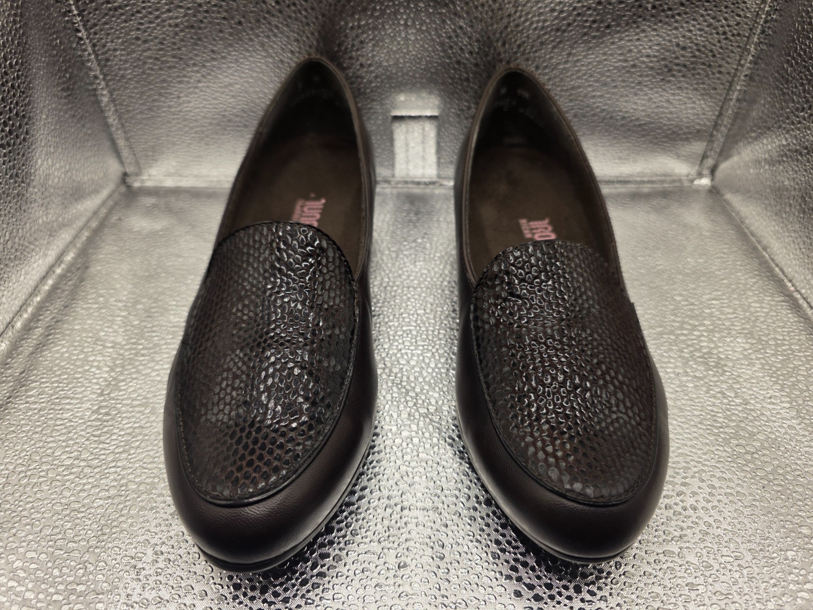 Munro American Brown Genuine Leather Textured Toe Loafer Flats Womens 9 M USA