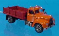HO/HOn3 MACK B SERIES FLATBED OR SAND TRUCK KIT WISEMAN MODEL SERVICES CS-0003