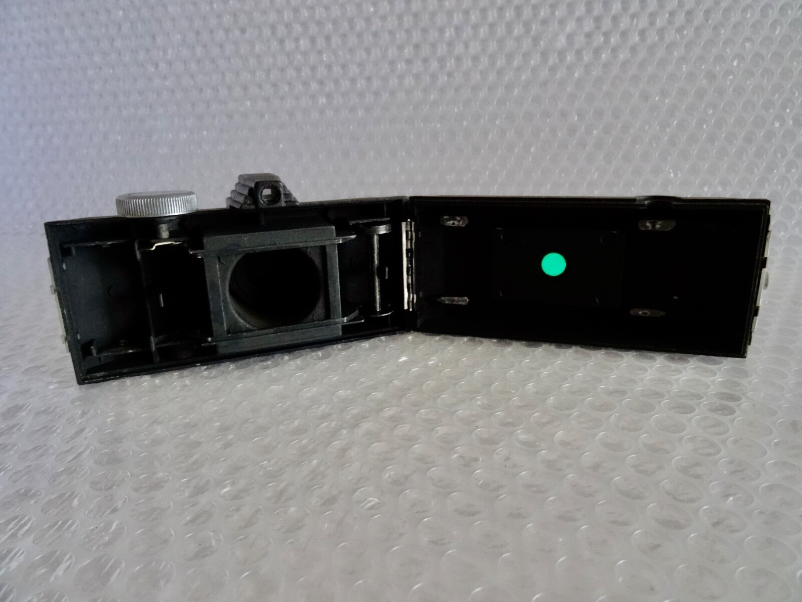 uNIVEX IRIS ANTIQUE VINTAGE UNIVERSAL CAMERA CORP ART DECO PHOTOGRAPHY neocurio