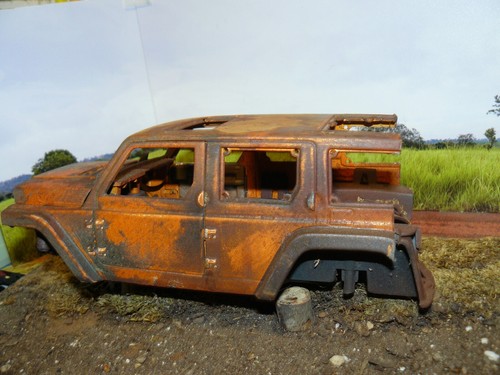 Vagón Jeep oxidado y despojado 1/18 (DSID) en depósito de chatarra - Imagen 6 de 9