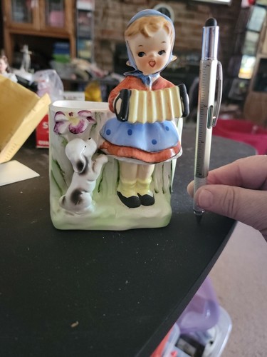UNMARKED HUMMEL STYLE FLOWER PLANTER, GIRL WITH PUPPY BY FLOWERS AND TALL GRASS - Picture 9 of 12