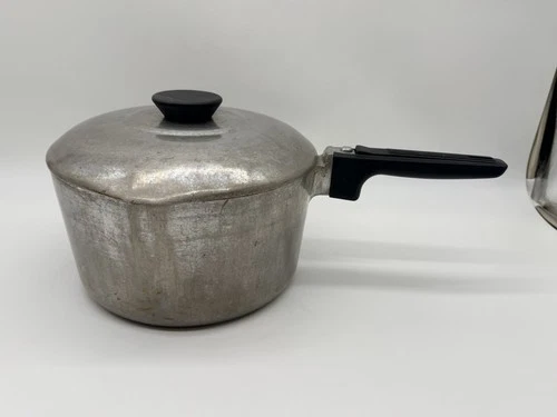 Wagner Ware Sydney O Magnalite 4 QT Sauce Pot 4684-P with Lid Double Spouts VTG