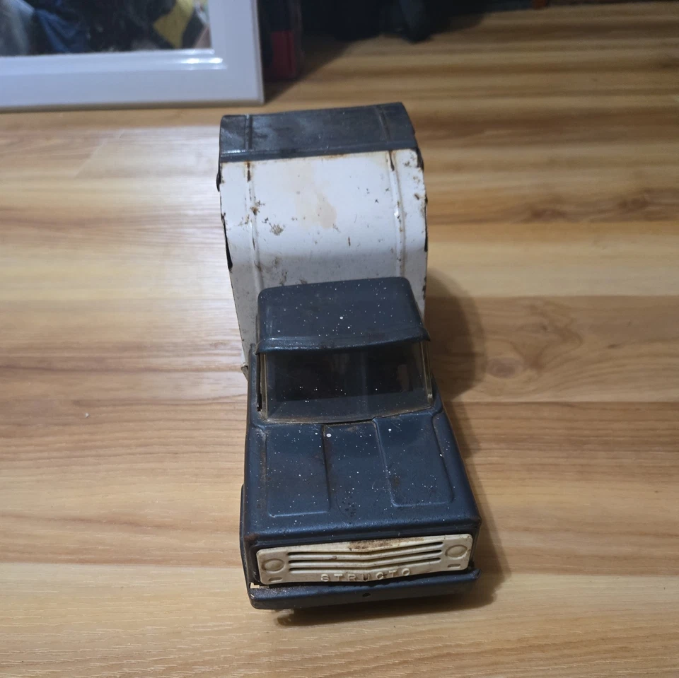 Vintage Early 1960's Structo Sanitation Pressed Steel Garbage Truck - Image 3 of 4