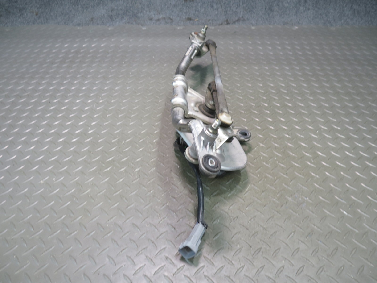 2008-2019 MASERATI GRANTURISMO M145 FRONT WIPER TRANSMISSION LINKAGE W MOTOR