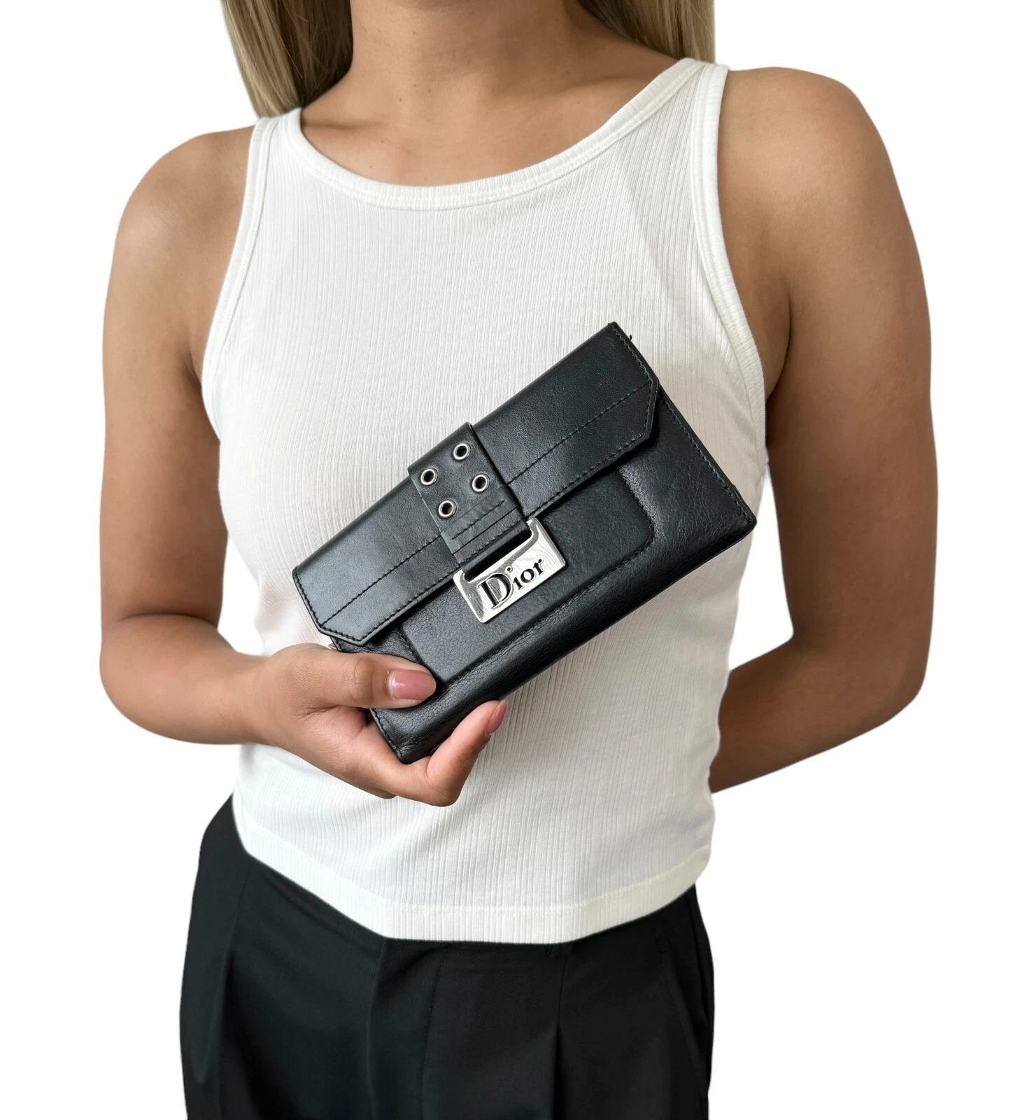 Sac à main portefeuille Christian Dior vintage logo street chic cuir noir plaque argent