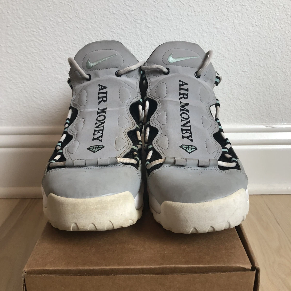 Grey top air money