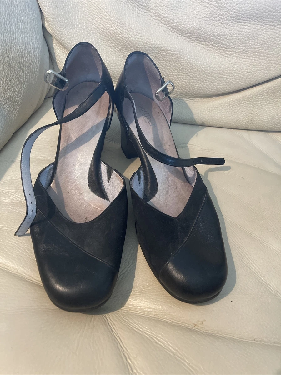 BEAUTIFEEL BLACK LEATHER BUCKLE HEELS SHOES MADE IN ISRAEL 2.5 in heel
