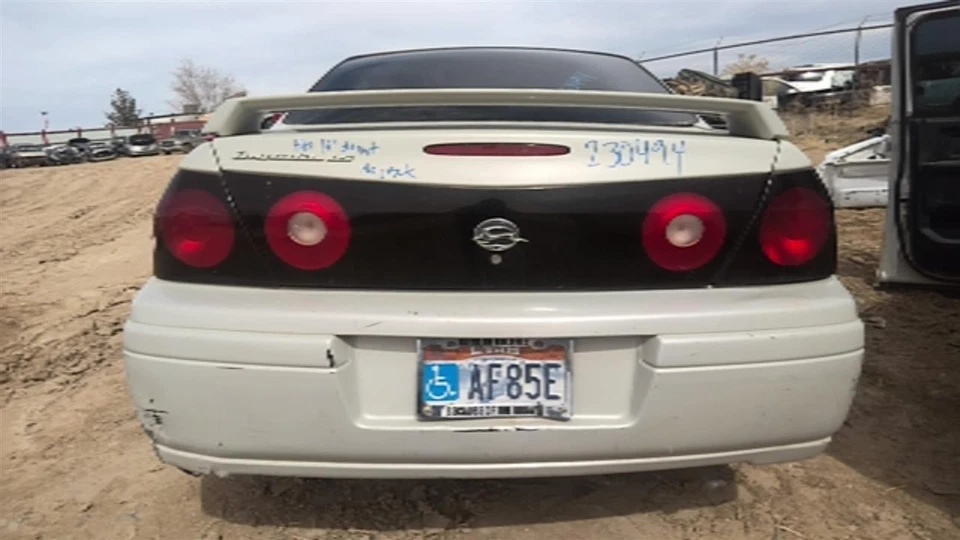 Pinza de freno de disco delantera derecha usada se adapta a: Chevrolet Impala 2004 delantera SLE R. Fro Foto 2 de 4