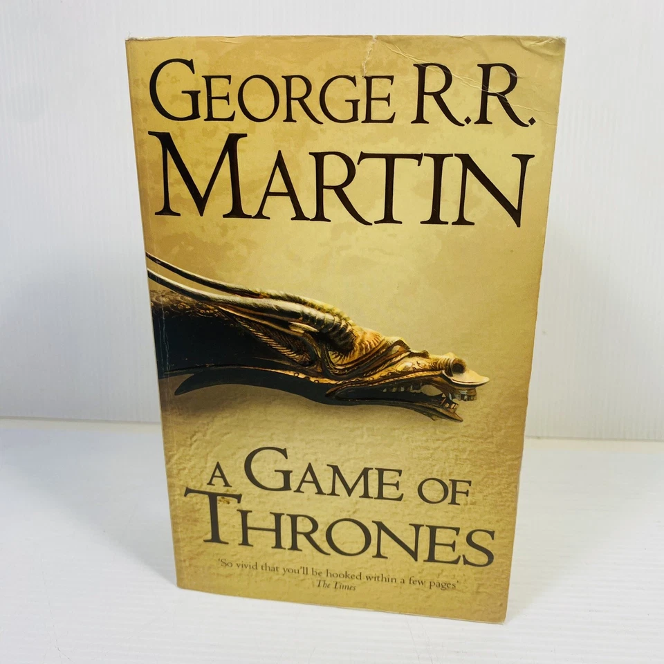 2 Lot George R R Martin-Game of Thrones & A Feast for Crows Small Paperbacks - Image 2 of 4