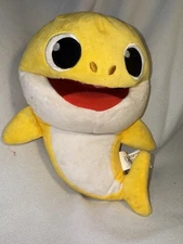 Pinkfong Baby Shark Plush One Puppet w/Tempo Control Yellow Sings WORKS
