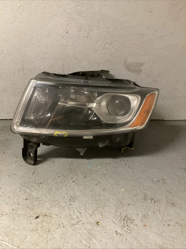 2014-2016 JEEP GRAND CHEROKEE LEFT LH DRIVER SIDE HEADLIGHT OEM HALOGEN CHROME