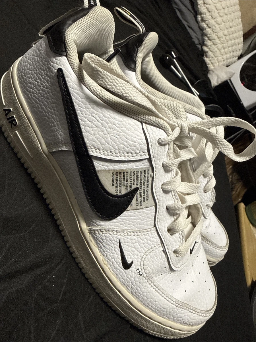 Preços baixos em Nike Air Force 1 LV8 Utility Black | eBay