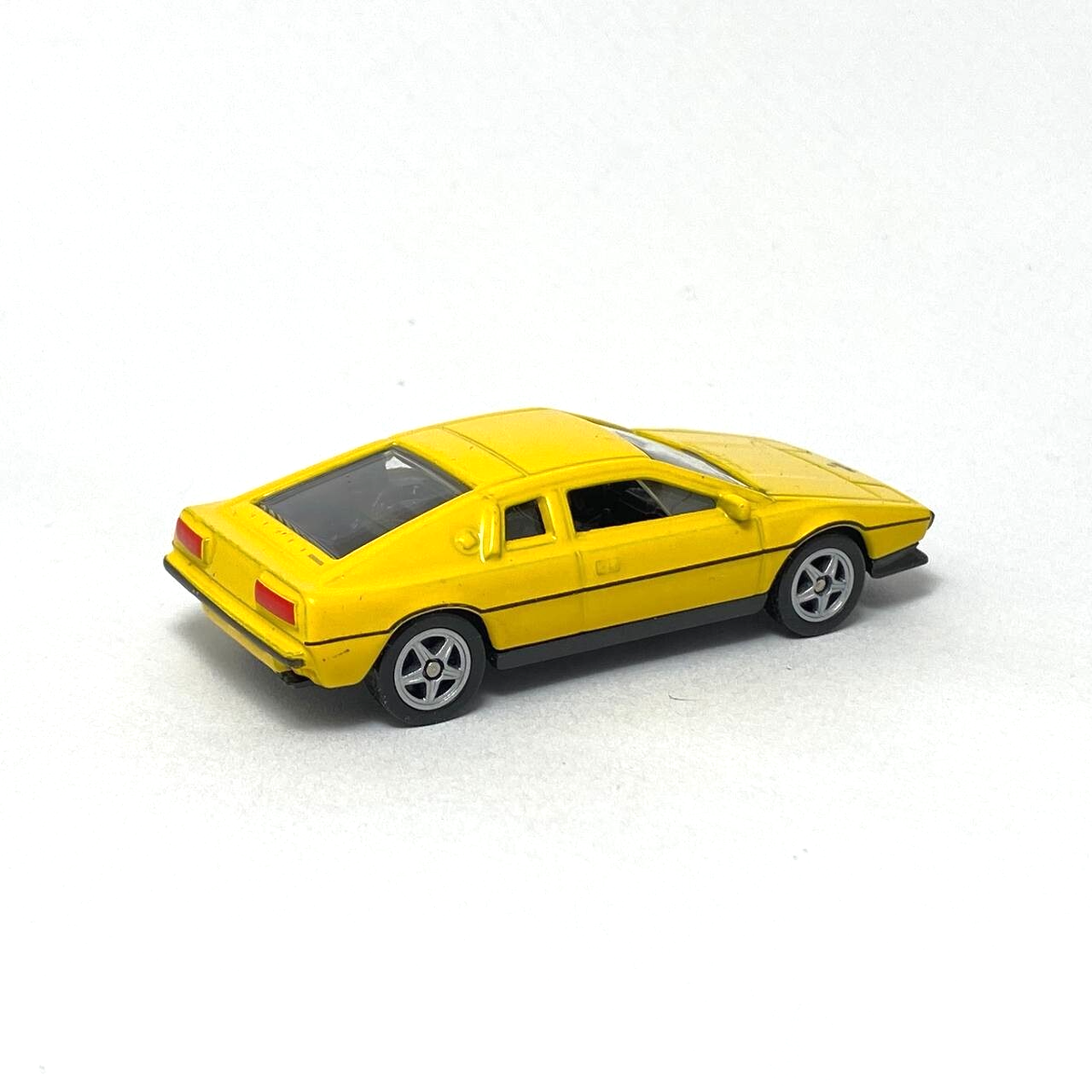 Welly NEX 1:60 1:64 Series Lotus Esprit Type 79 S1 Yellow Diecast
