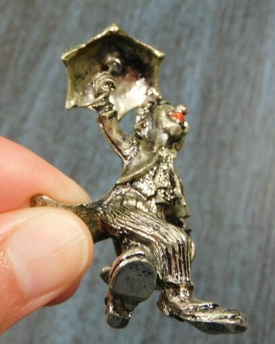 Vintage, miniature, pewter circus clown with umbrella - Picture 8 of 9