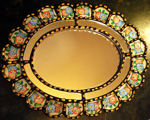Specchio da parete vintage PERUVIANO CUZCAJA VETRO FLOREALE DIPINTO AL ROVESCIO legno dorato oro 15" - Foto 2 di 18