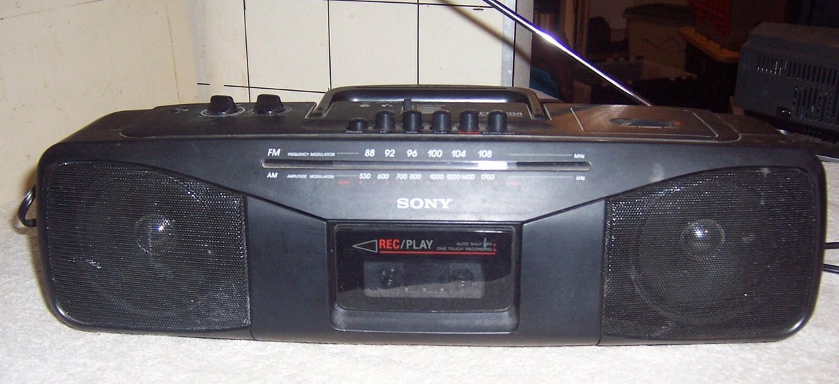 Sony CFS-204 Radio Cassette-Corder Small Audio Cassette Player