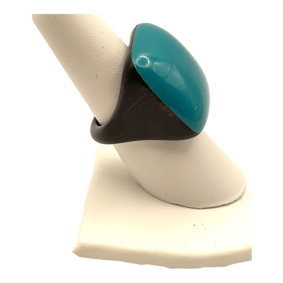 Anillo MODERNISTA Color Turquesa de Frijol Tallado o Madera Talla 6.5 Foto 3 de 4
