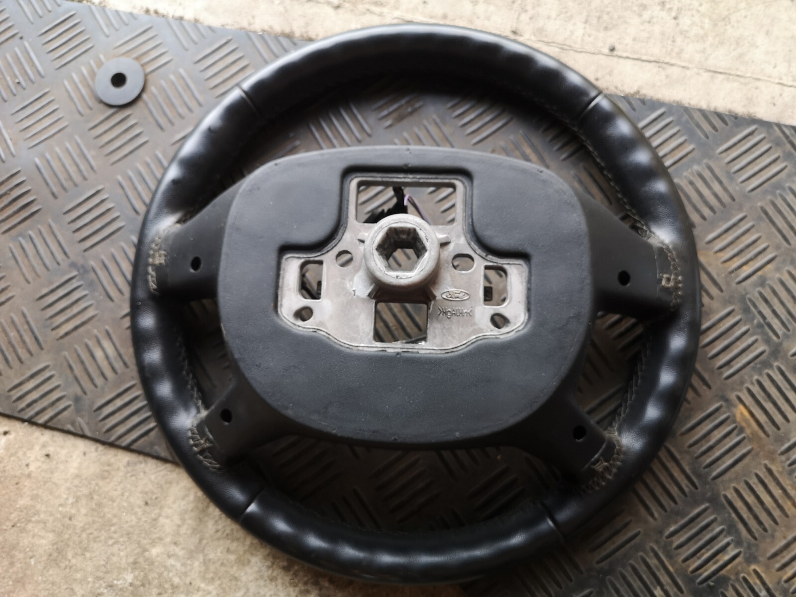 2012 Mk4 Ford MONDEO Multifunctional Black Steering Wheel