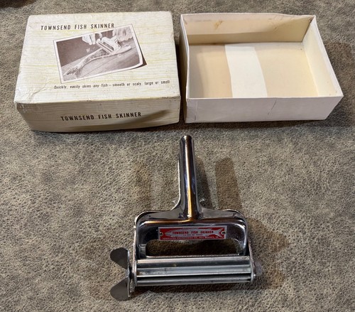 Townsend FISH SKINNER scaler with box fishing