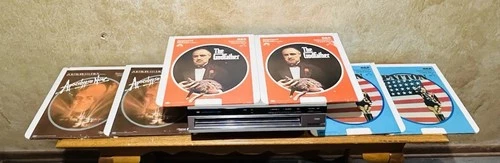 RCA Selectavision Videodisc Player Model SGT-250  Tested Read w/ 20 discs remote