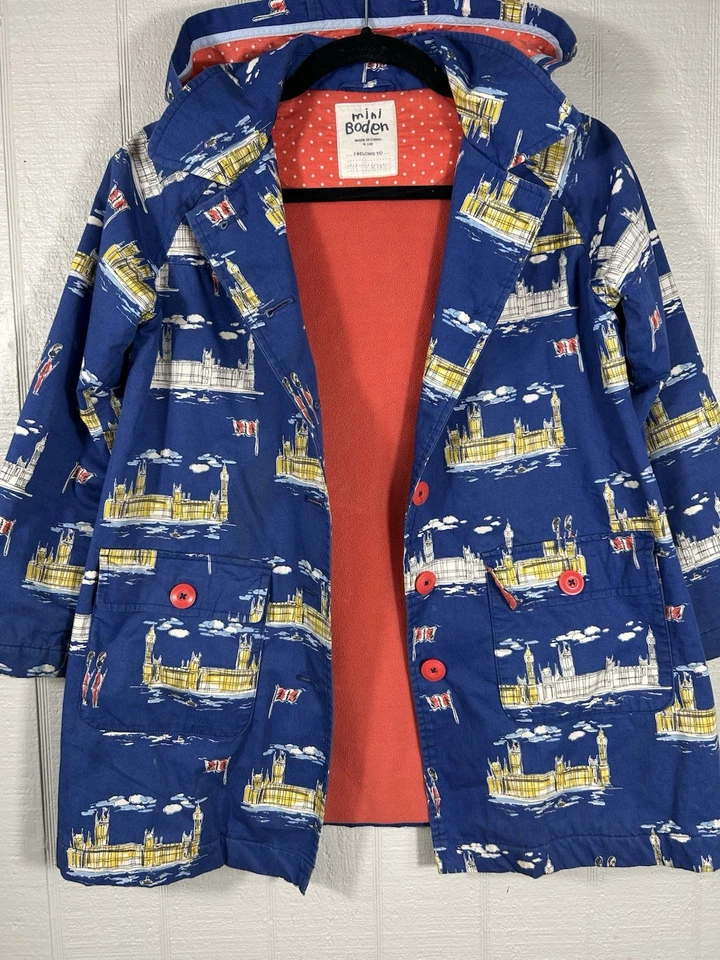 Chaqueta azul con capucha con estampado integral Mini Boden para niñas talla 9-10Y London Palace Foto 2 de 4