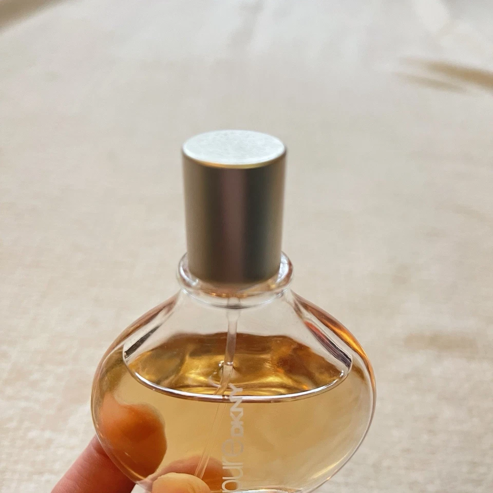 Spray con aroma a vainilla Pure Dkny A Drop of para mujer 1 fl oz Foto 4 de 4