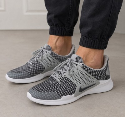 Nike Arrowz SE Gray Mesh Mens Running Workout Shoes White Foam Soles SIZE 12