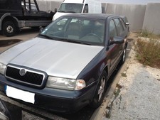 Feu avant (phare) Skoda OCTAVIA