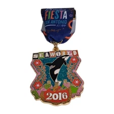Shamu 2016 Limited Edition Fiesta Medal San Antonio Celebrating 125 Yrs Pinback