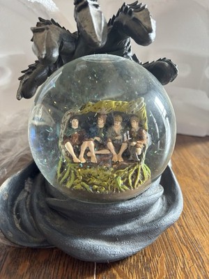 NECA The Lord of the Rings Hobbits in Hiding Boxed Snow Globe