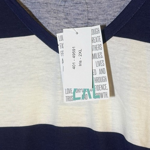 LuLaRoe Iris Size 2XL Striped Navy And White NWT. HTF Unicorn - Picture 2 of 5