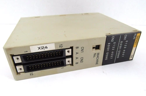 OMRON C200H-0D501 OUTPUT UNIT 5VDC 36mA / POINT , 1120mA SYSMAC PLC MODULE