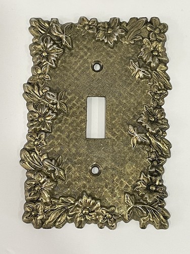 Lot of 4 Vintage Brass Metal M.C.CO Light Switch Cover Plates 3017 Floral Design - Picture 2 of 9