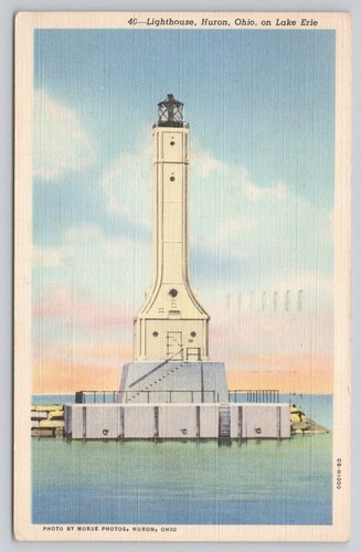 Lighthouse Huron Ohio on Lake Erie Light House Vintage Linen c1940s Postcard - 第 1/2 張圖片