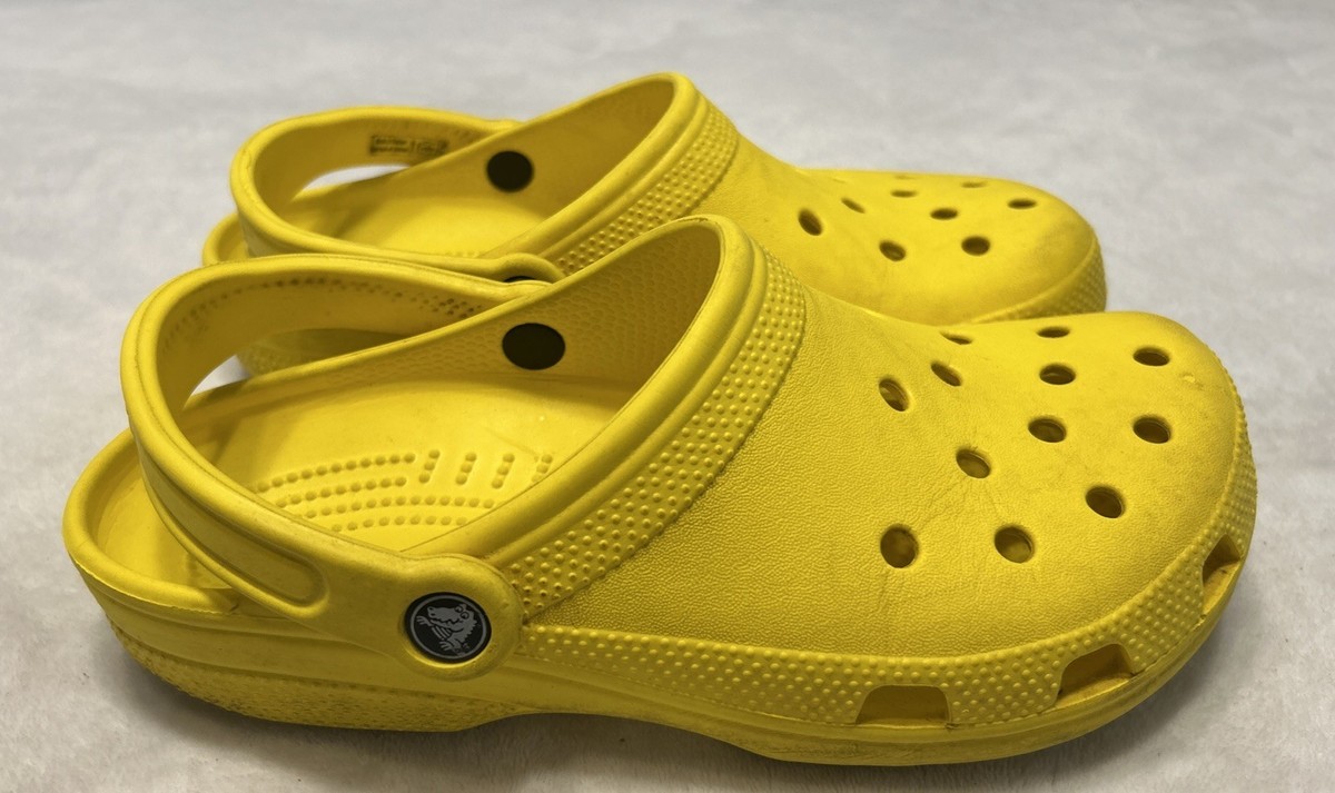 Crocs Classic Clog Slip On Waterproof Sandals Yellow 10001-7C1 Mens Sz 4 New wit tags Crocs Classic Clog Yellow Men main image 3