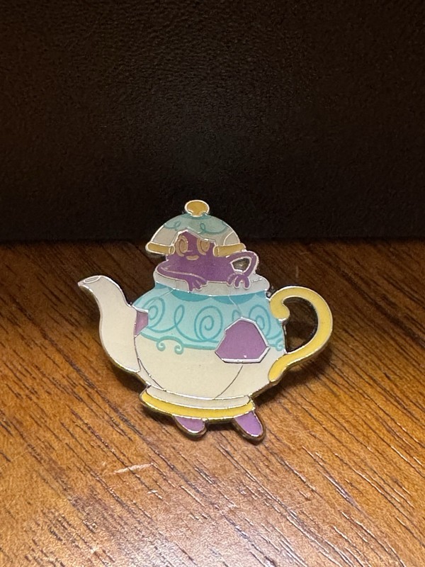 Pokemon Sinistea Official Collector's Pin