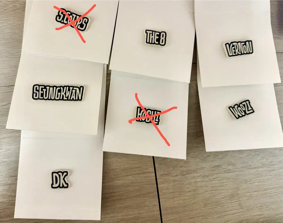 SEVENTEEN 　PINS　ピンズ seventeen HOLIDAY PIN BADGE | eBay