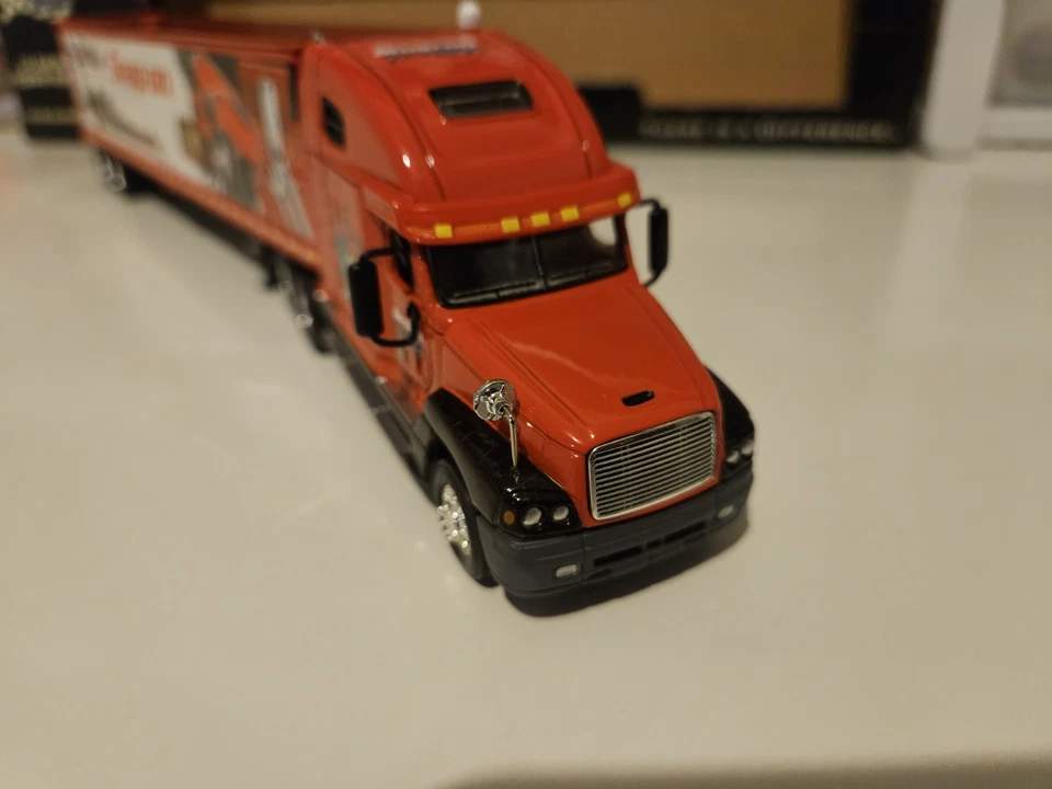 1/64 Scale Diecast Freightliner Century Class With Van Trailer - Image 4 of 4