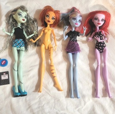 monster high gen 1 dolls Lot Of