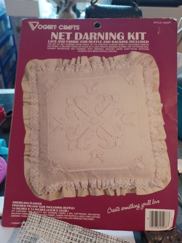 Vogart Crafts Net Darning Kit Americana Flower 14" Ruffled Pillow Complete VTG