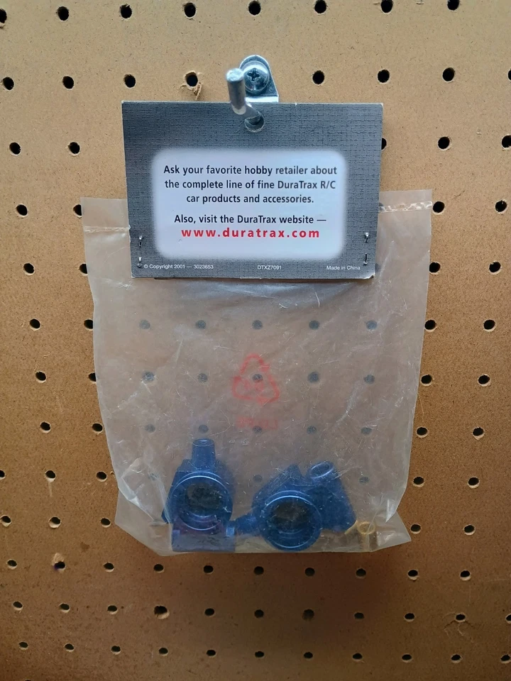 DTXC8079 Rear Aluminum Hubs Duratrax Firehammer Very Hard To Find Rare NOS - Image 2 of 2
