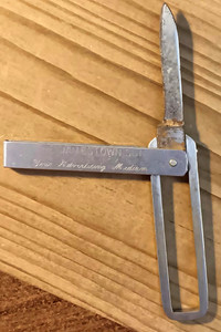 Vintage JAMESTOWN SUN newspaper advertising Funny Fold Pocket Knife North Dakota
