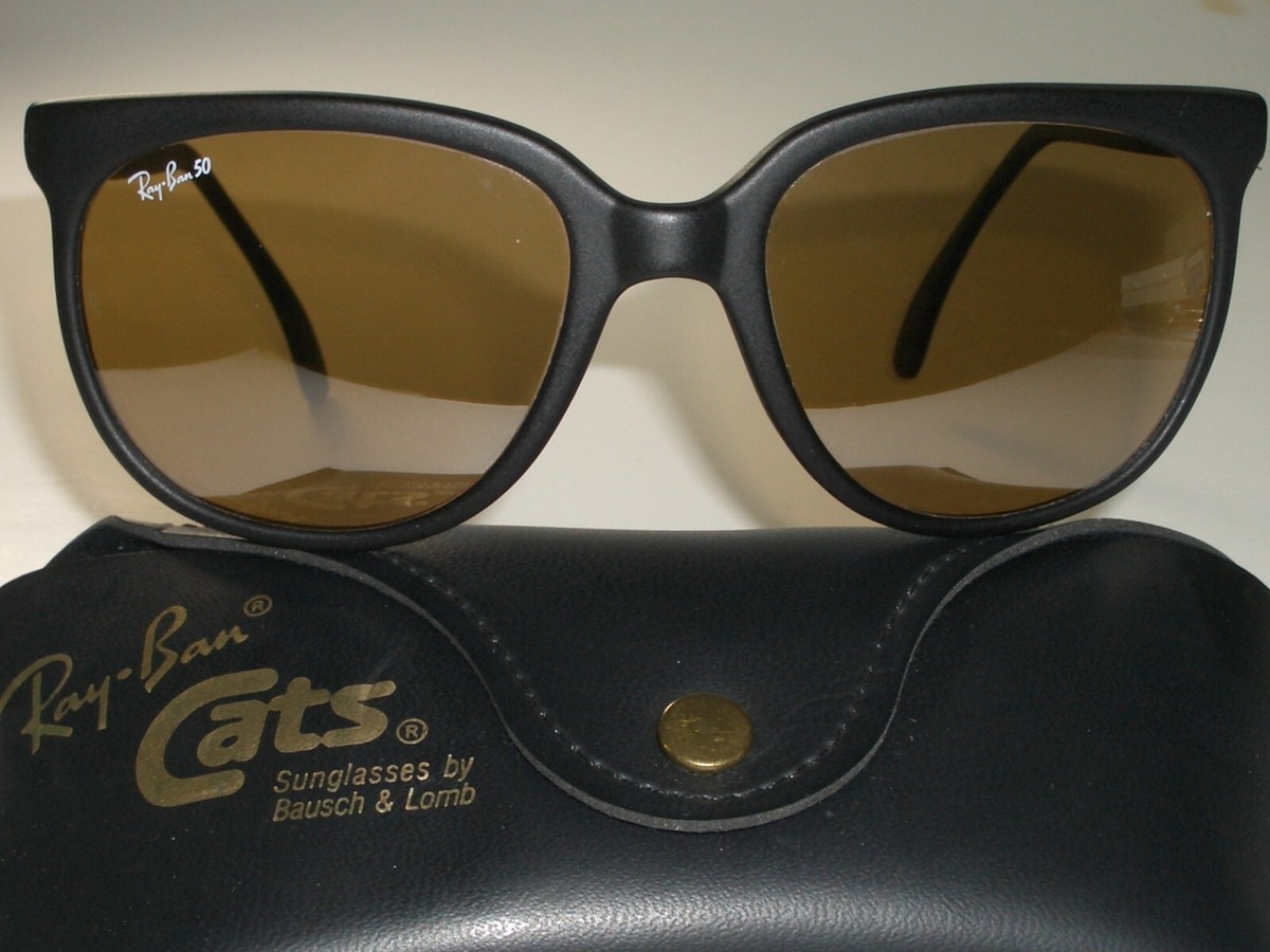 VINTAGE B&L RAY BAN 50 MATTE BLACK PHOTOCHROMIC LENS CATS 1000