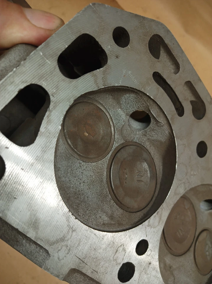 Nissan Datsun B210? Carretilla elevadora? Culata Foto 3 de 4