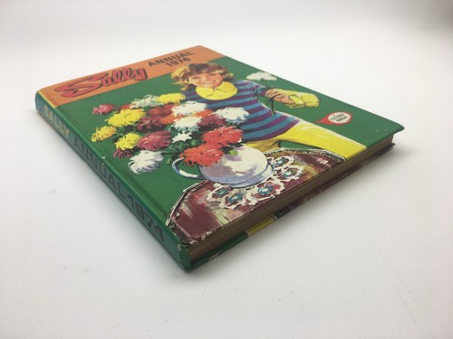 Vintage collectible Sally Annual 1974 Good condition - Picture 2 of 12